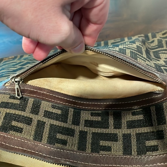 🎉HP🎉 Authentic Vintage Fendi Zippered Tote - Picture 15 of 15